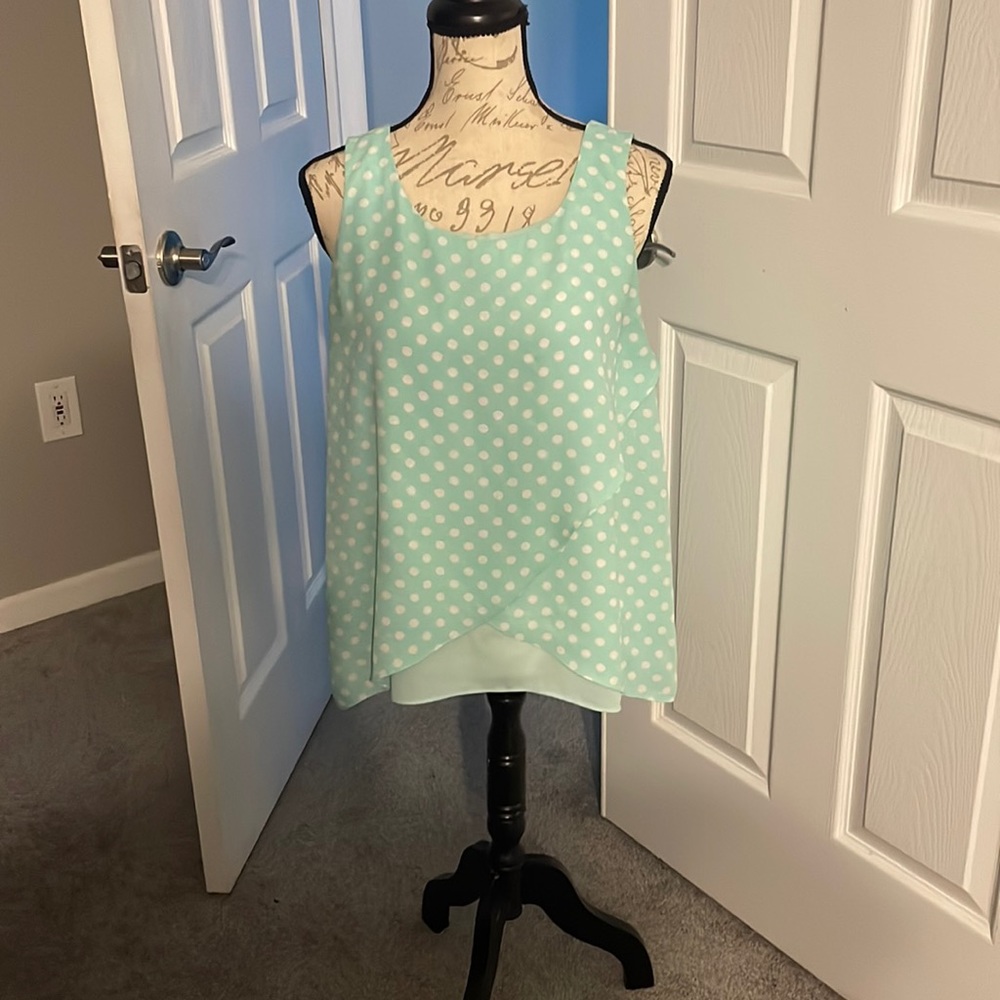 Women’s Tank top size medium